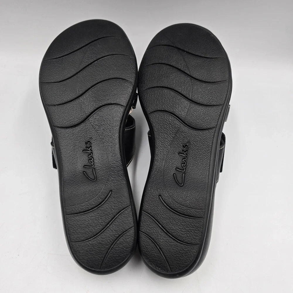 Clarks Sandal Women 8.5 Leisa Lacie Black Leather Slide Cushion Soft EUC Comfort